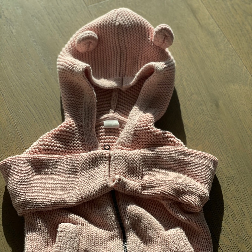 Gap light pink bear sweater (12-18 m)